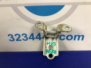 Петля двери нижняя задняя правая TRIBECA B9 05-07