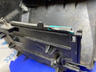 Короб аккумулятора 3 BL 09-13 2010 Седан 2.0 LF-DE