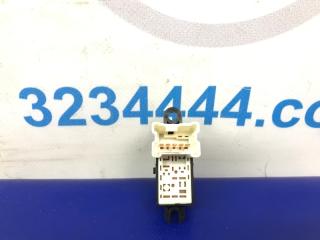 Кнопка стеклоподъемника задняя правая TEANA J31 03-07