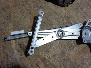 Стеклоподъемник передний левый AURIS 06-12