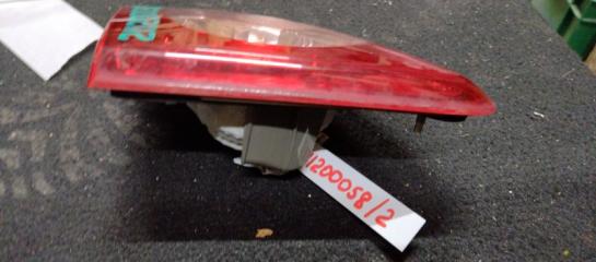 Фонарь внутренний задний левый COROLLA 150 06-13