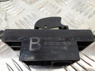 Кнопка стеклоподъемника задняя левая MITSUBISHI LANCER X 10 07-15