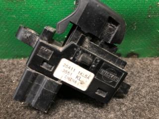 Кнопка стеклоподъемника задняя JUKE 10-19