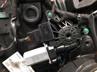 Стеклоподъемник задний левый INFINITI QX30 16-20 2017