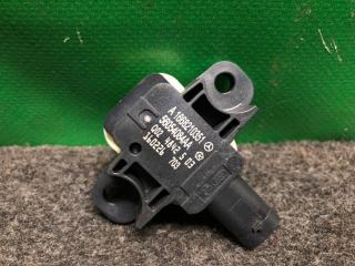 Датчик удара задний правый QX30 16-20 2017 Внедорожник 2.0 20PET