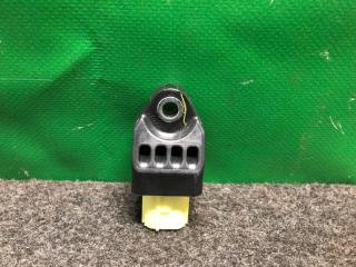 Датчик удара передний правый TOYOTA SIENNA 11-16 2012