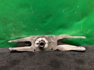 Рычаг задней подвески поперечный нижний задний левый INFINITI QX30 16-20 2017 Б/У Рычаг задней подвески поперечный нижний задний левый INFINITI QX30 16-20 2017