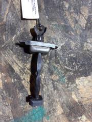 Ограничитель двери передний правый CAMRY 40 06-11