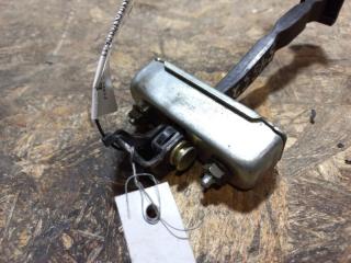 Ограничитель двери передний правый GS350 GS300 05-11