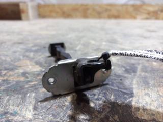 Ограничитель двери передний левый G25/G35/G37/Q40 06-14