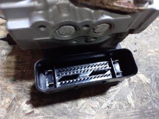 Блок ABS MDX (YD1) 00-06 2003 Внедорожник 3.5 J35A5