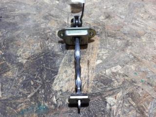 Ограничитель двери передний левый NISSAN ALTIMA L32 07-12