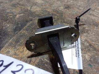 Ограничитель двери передний левый G25/G35/G37/Q40 06-14