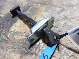 Ограничитель двери передний правый I30 GD 12-17