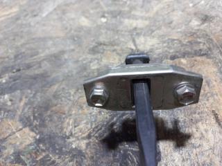 Ограничитель двери задний левый CAMRY 40 06-11