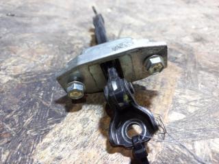 Ограничитель двери задний правый RAV4 05-12