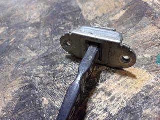 Ограничитель двери задний левый MURANO Z50 02-07