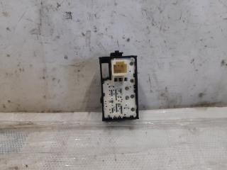 Кнопка стеклоподъемника задняя левая PRIUS - 30 09-17 2010 Хэтчбек 1.8 2ZR-FXE