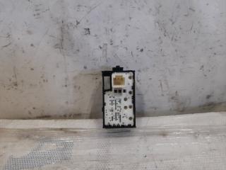 Кнопка стеклоподъемника задняя правая PRIUS - 30 09-17 2010 Хэтчбек 1.8 2ZR-FXE