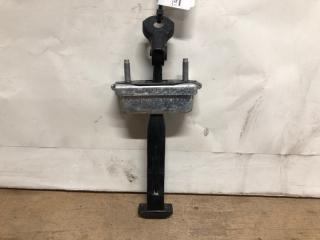 Ограничитель двери передний правый FOCUS 10-18 2012 Хетчбек 2.0L GDI I4 flex fuel engine