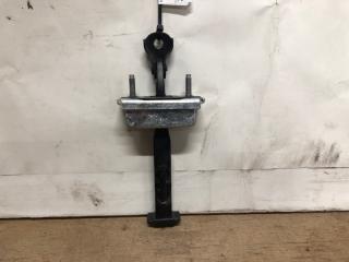 Ограничитель двери передний правый FOCUS 10-18 2013 Хетчбек 2.0 C20HDEX