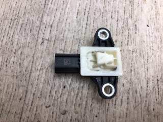 Датчик удара передний правый KIA SORENTO XM 09-14 2010