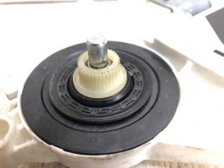 Моторчик стеклоподъемника передний левый VOLKSWAGEN PASSAT B8 14- A32 1.8 CPRA