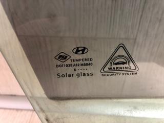 Стекло двери переднее правое ELANTRA AD 16- 2017 AD 2.0 G4NH