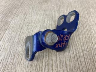 Петля двери верхняя правая 200 14-16 2015 UF 2.4 ED6