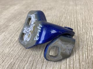 Петля двери нижняя левая 200 14-16 2015 UF 2.4 ED6