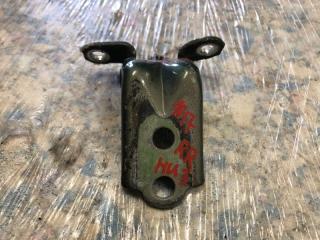 Петля двери нижняя задняя правая SUBARU OUTBACK 09-14 BR 2010