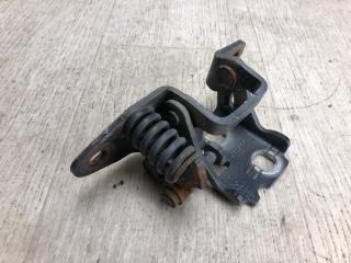 Петля двери нижняя передняя правая PATRIOT 10-17 2015 MK74 2.4 ED3