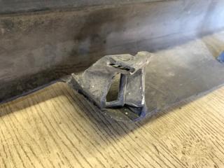 Накладка порога наружная правая 200 14-16 2015 UF 2.4 ED6