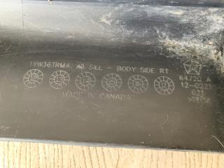 Накладка порога наружная правая CHEROKEE 14- 2014 KL 3.2 EHB