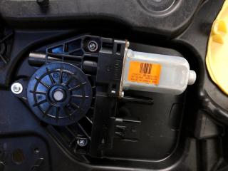Стеклоподъемник передний правый JEEP CHEROKEE 14- KL 2.4 ED6