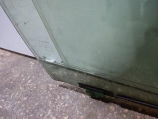 Стекло двери переднее правое ES300 ES330 01-06 Седан