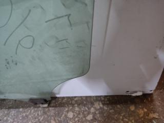 Стекло двери переднее левое AURIS 06-12