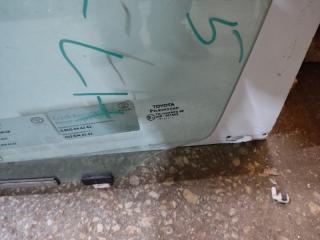 Стекло двери переднее левое AVENSIS 08-18