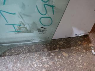 Стекло двери переднее левое SONATA YF 10-14