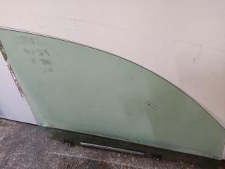 Стекло двери переднее левое TOYOTA RAV4 05-12