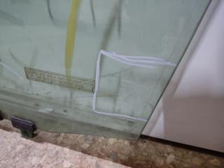 Стекло двери переднее левое RX300/330/350/400 03-09