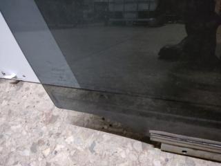 Стекло двери заднее правое RAV4 05-12