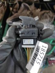 Кнопка стеклоподъемника передняя правая MAZDA 3 BK 03-08 Б/У Кнопка стеклоподъемника передняя правая MAZDA 3 BK 03-08