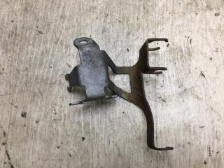 Кронштейн передний левый CAYENNE 10-18 2010 958 4.8 M48.02