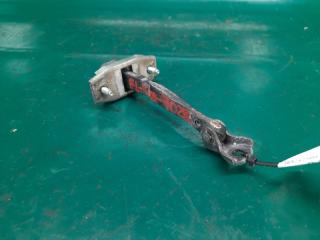 Ограничитель двери передний левый TOYOTA CAMRY 40 06-11 2008 Б/У Ограничитель двери передний левый TOYOTA CAMRY 40 06-11 2008