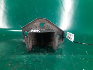 Крепление балки подвески заднее правое VENZA 09-16 2011 Внедорожник 3.5 2GR-FE