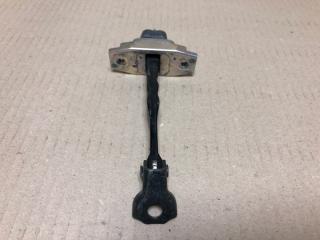 Ограничитель двери передний левый TOYOTA CAMRY 50 12-15