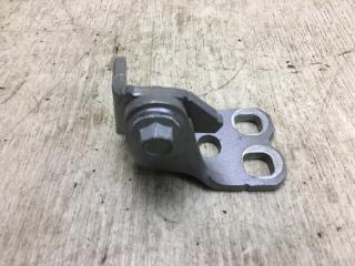 Петля двери верхняя задняя правая 200 14-16 2016 UF 2.4 ED6