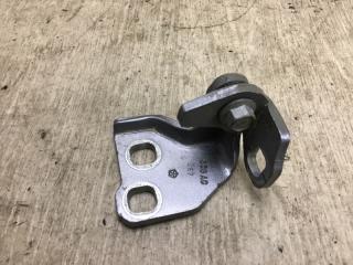 Фото запчасти петля двери нижняя задняя правая CHRYSLER 200 14-16 2016 Б/У запчасть Запчасть петля двери нижняя задняя правая CHRYSLER 200 14-16 2016