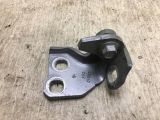 Фото запчасти петля двери нижняя передняя правая CHRYSLER 200 14-16 2016 Б/У запчасть Запчасть петля двери нижняя передняя правая CHRYSLER 200 14-16 2016